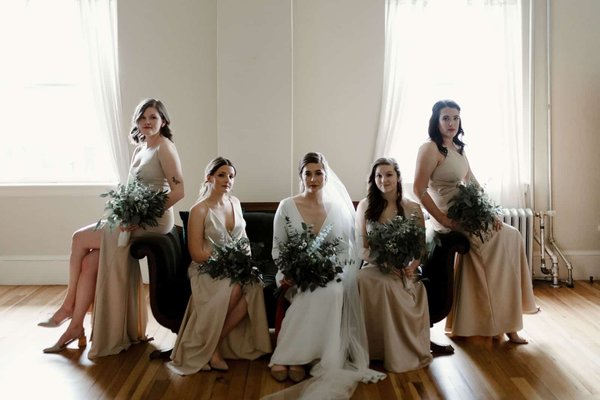 Trouver la robe parfaite pour un mariage : les meilleurs magasins de 2023 pour les invités