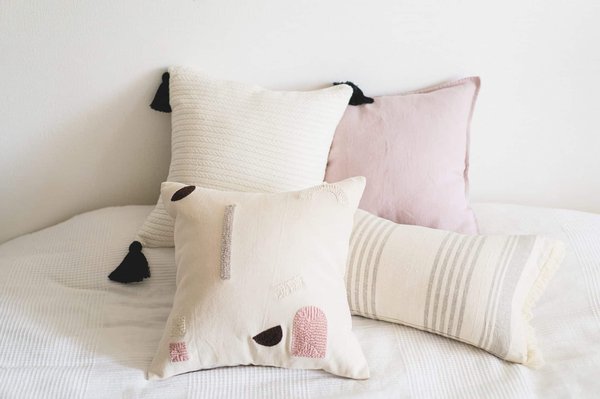 Un sommeil de rêve : comment choisir les meilleures taies d'oreillers ?