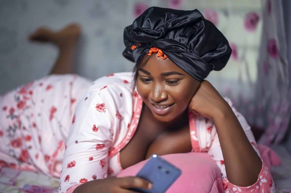 Bonnet de nuit : les bienfaits et l'utilité de l'accessoire